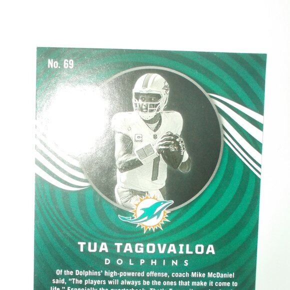 Tua Tagovailoa 2023 Panini Illusions DOTS Parallel Miami Dolphins - Picture 5 of 6